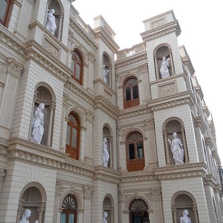 Отель Prayag Aristro Club Калькутта Экстерьер фото